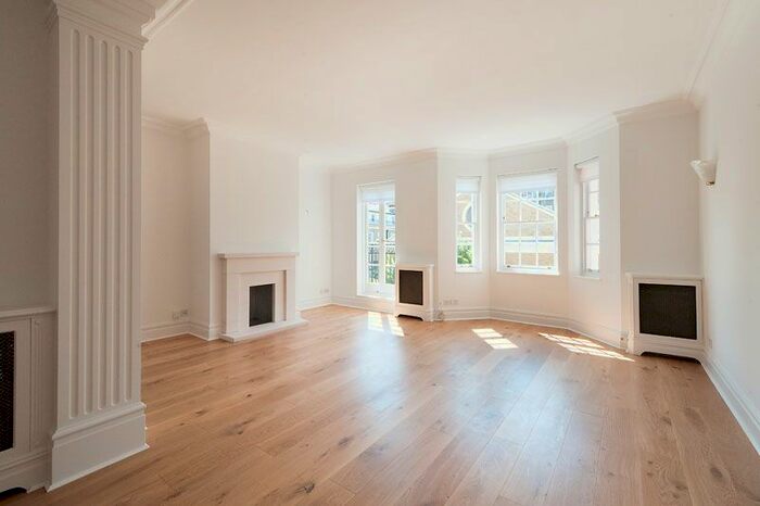 5 Bedroom Town House To Rent In St Mary's Gate, Kensington Green, W8