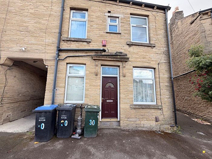 3 Bedroom Terraced House To Rent In Newark Street, Bradford, West Yorkshire, BD4