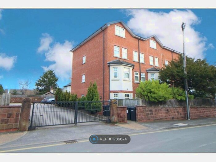 2 Bedroom Flat To Rent In Yew Tree Court, Wirral, CH60