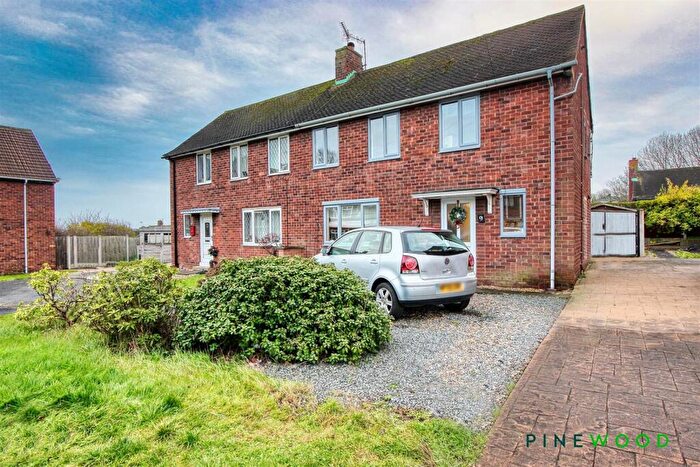 3 Bedroom Semi Detached House For Sale In Wimbourne Crescent, Chesterfield, Derbyshire, S41