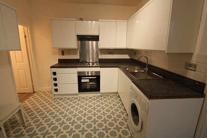 3 Bedroom Flat To Rent In Miller Road, Colliers Wood, SW19