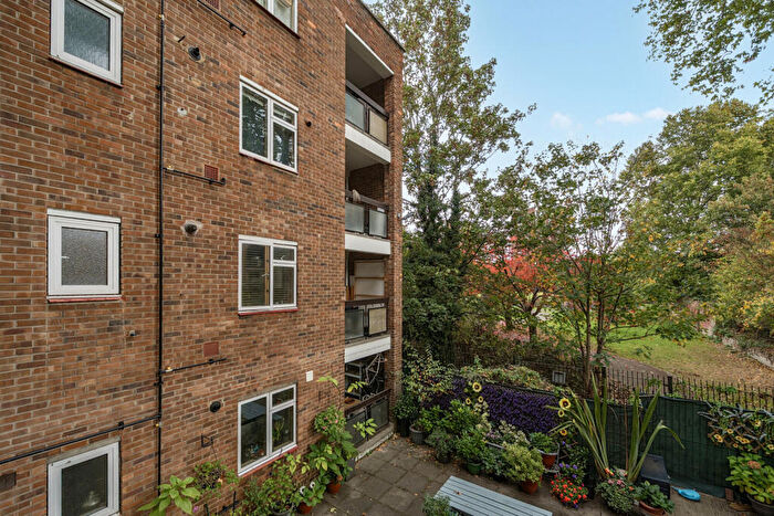 Studio For Sale In Cadiz Street, London, SE17