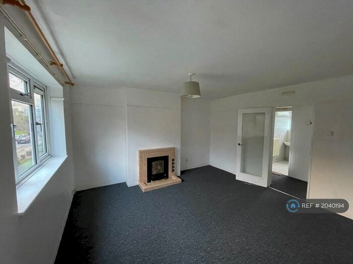 1 Bedroom Flat To Rent In Ravens Way, London, SE12