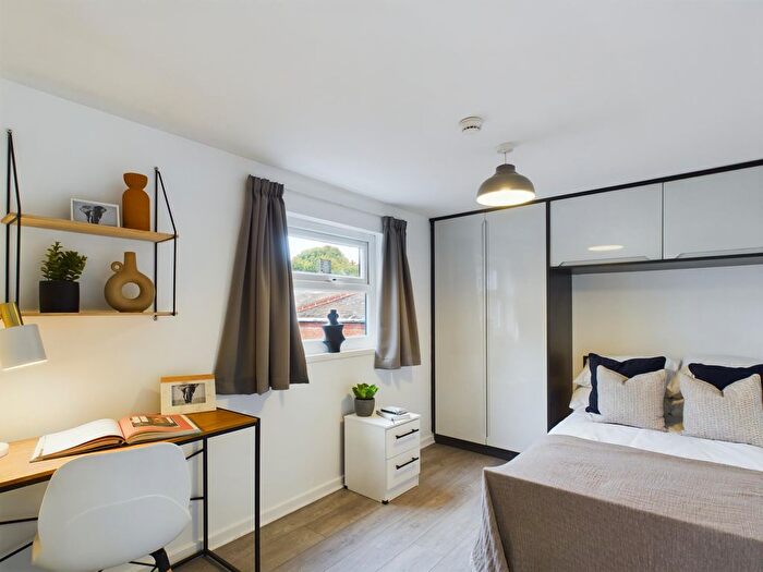 6 Bedroom Terraced House To Rent In , Haydn Avenue, Manchester, M14