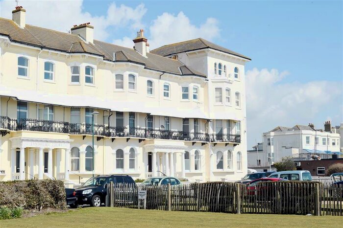 2 Bedroom Flat To Rent In Park Terrace, Bognor Regis, PO21