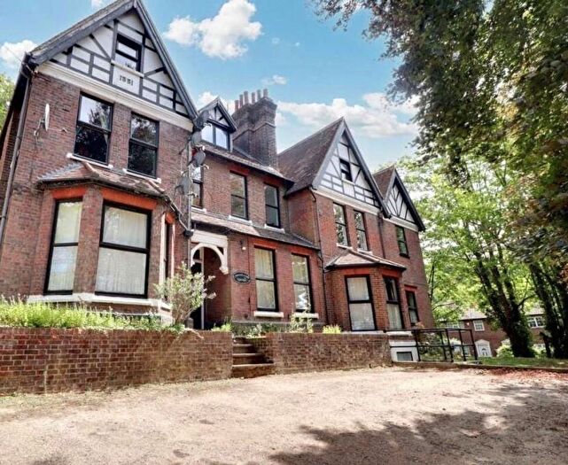 1 Bedroom Flat For Sale In Hart Hill Drive, Woodland Court Hart Hill Drive, LU2