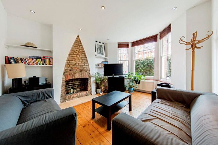 2 Bedroom Flat To Rent In Endymion Road, SW2