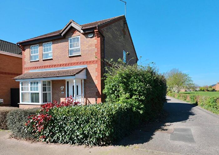 3 Bedroom Detached House For Sale In Tyler Way, Thrapston, Kettering, NN14