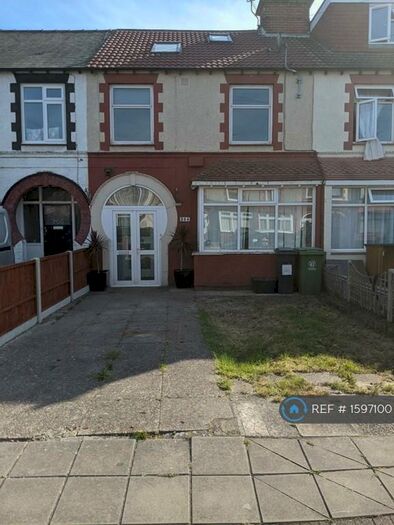 4 Bedroom Terraced House To Rent In Chatsworth Avenue, Portsmouth, PO6