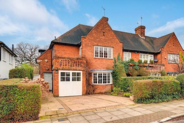 4 Bedroom Semi Detached House For Sale In Hill Rise, London, NW11