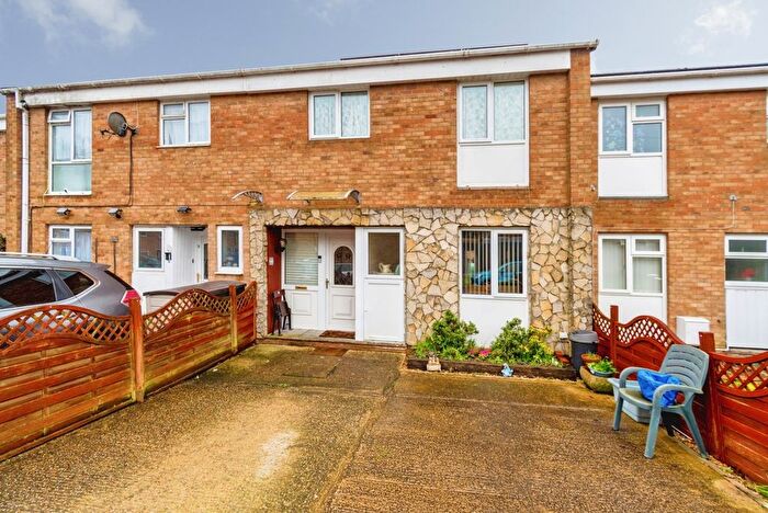 3 Bedroom Terraced House For Sale In Caistor Close, Southampton, Hampshire, SO16
