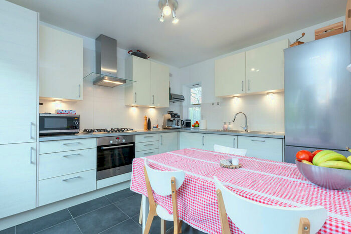 3 Bedroom Detached House To Rent In Crescent Road, Oxford, OX4