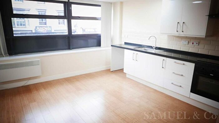 Studio To Rent In High Street, West Bromwich, B70