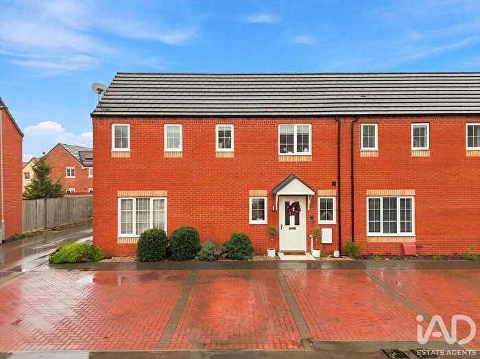 3 Bedroom Semi-Detached House For Sale In Gray Avenue, Ely, CB6