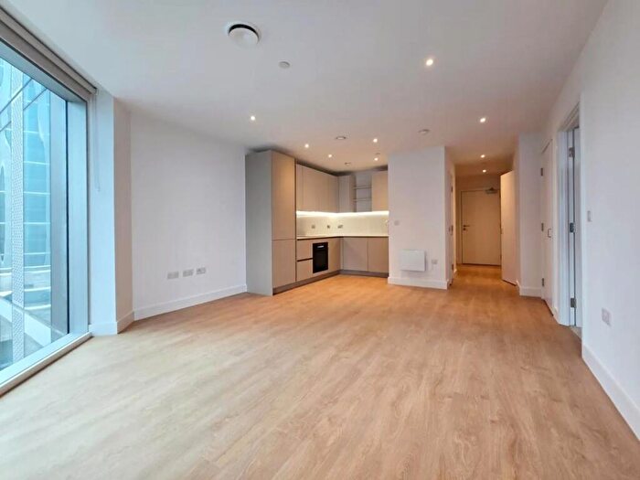 1 Bedroom Flat To Rent In Ying Wah-V, Manchester, M4