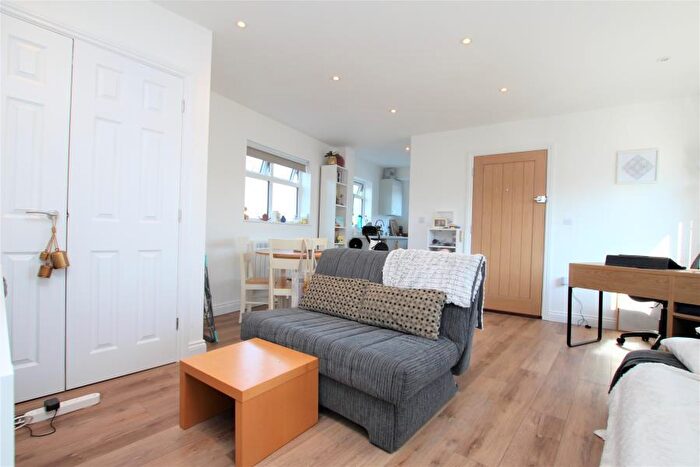 1 Bedroom Flat To Rent In St Johns Lane - Victoria Park, BS3