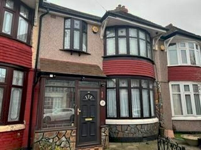 3 Bedroom Terraced House To Rent In Dawlish Drive, Ilford IG3