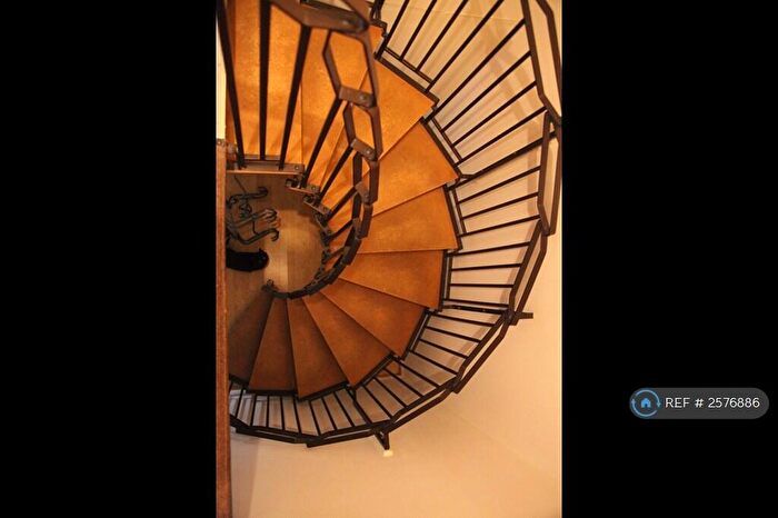 1 Bedroom Flat To Rent In Temple Close, London, E11