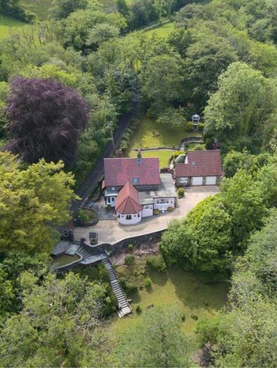 3 Bedroom Detached House For Sale In Morlais Lodge, Llannon, Llanelli, Carmarthenshire, SA14