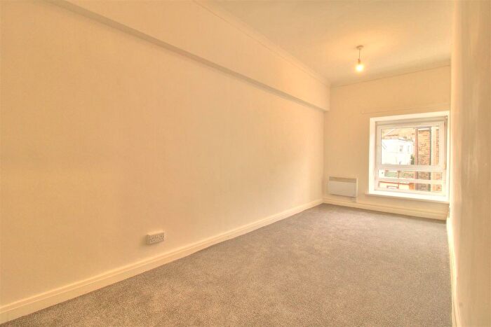 2 Bedroom Flat To Rent In Office Street, Porth, CF39