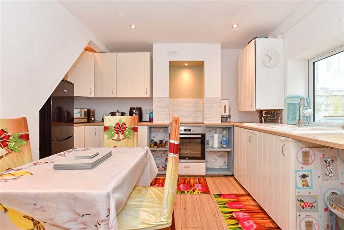 2 Bedroom End Terrace House For Sale In East Cliff, Dover, Kent, CT16