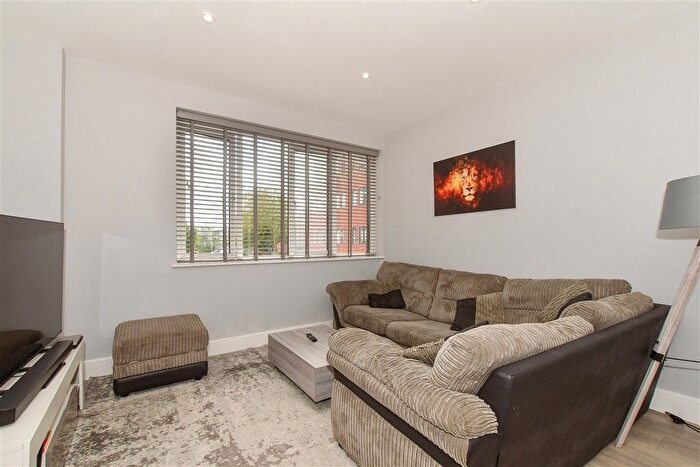 1 Bedroom Flat For Sale In North Street, Horsham, West Sussex, RH12