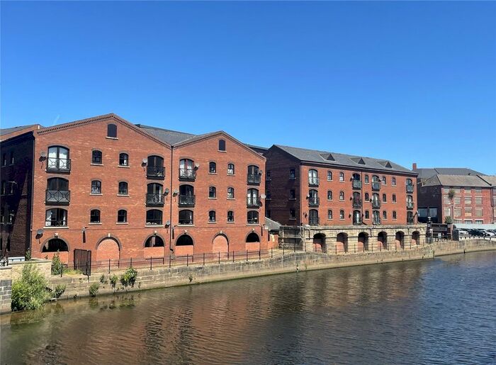 1 Bedroom Flat To Rent In Riverside Court, Leeds, West Yorkshire, Uk, LS1