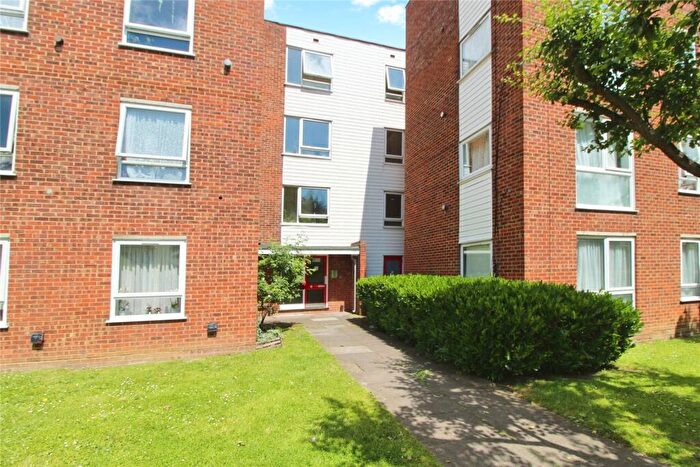 1 Bedroom Flat To Rent In Robin Hood Lane, Sutton, SM1