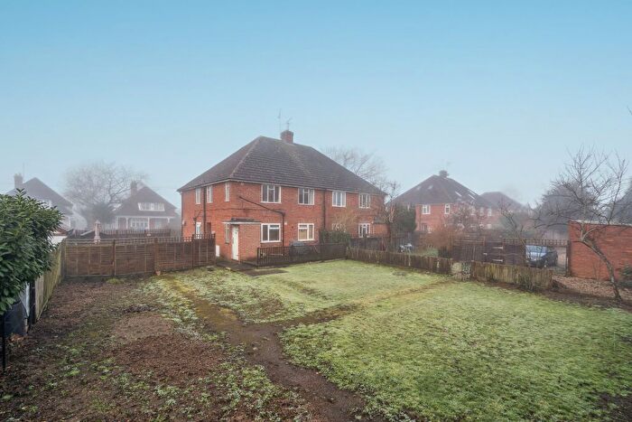 2 Bedroom Maisonette For Sale In Ray Park Avenue, Maidenhead, SL6