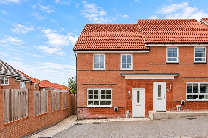 3 Bedroom Semi Detached House For Sale In Windsor Road, Dewsbury, WF12