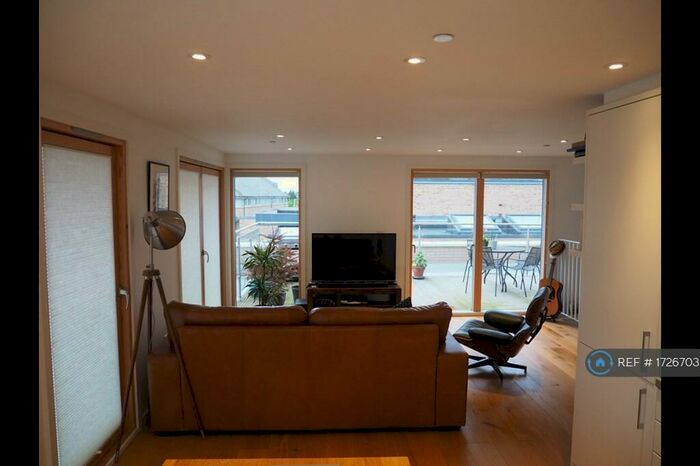 2 Bedroom Penthouse To Rent In New Street, Cambridge, CB1