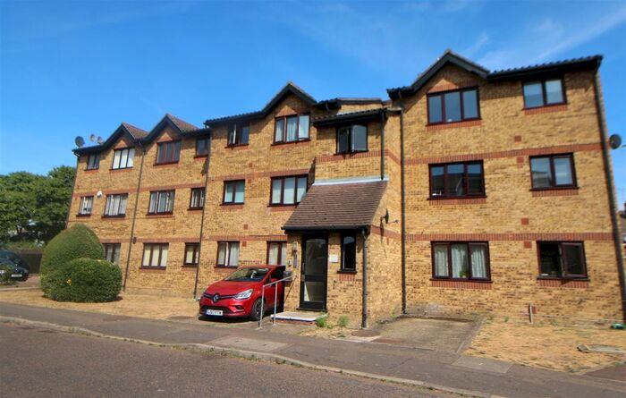 Studio To Rent In Howard Close, Waltham Abbey, EN9