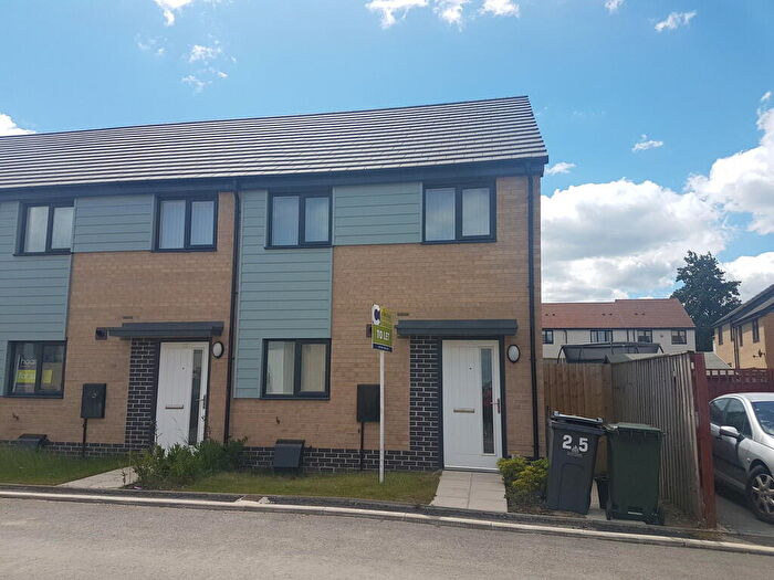 2 Bedroom Town House To Rent In Flying Fox Crescent, Edlington, Doncaster, DN12