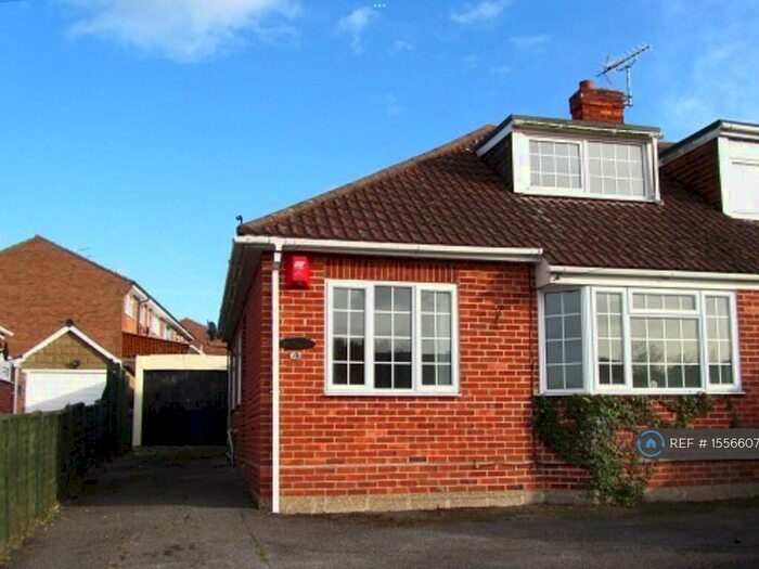 2 Bedroom Bungalow To Rent In Hill Park Road, Fareham, PO15