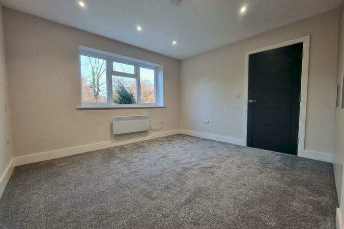 2 Bedroom Apartment For Sale In Waterlooville, Hampshire, PO7