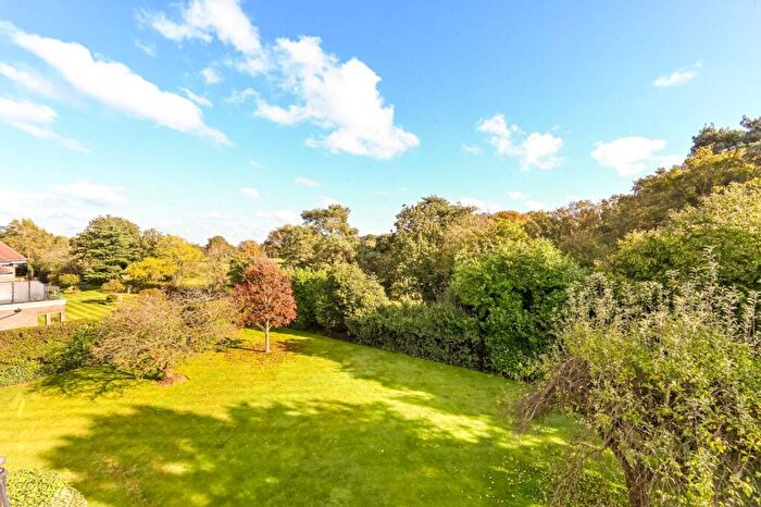 2 Bedroom Flat For Sale In Shoppenhangers Road, Maidenhead, SL6