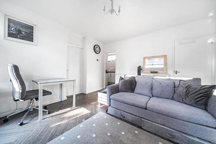 1 Bedroom Flat For Sale In Renforth Street, Southwark, London, SE16
