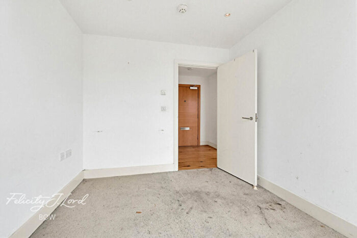 3 Bedroom Apartment For Sale In Yeo Street, London, E3