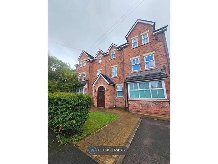 2 Bedroom Flat To Rent In Maximus Court, Manchester, M30