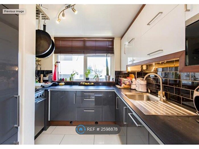 2 Bedroom Flat To Rent In Bloomsbury Close, London, W5