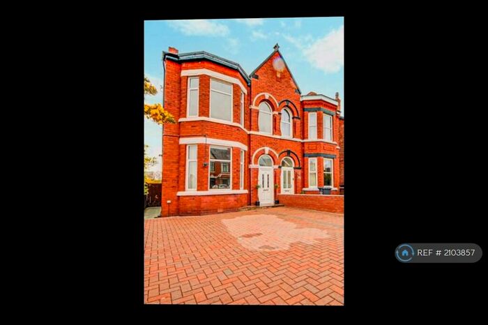 4 Bedroom Semi-Detached House To Rent In Dinorwic Road, Southport, PR8