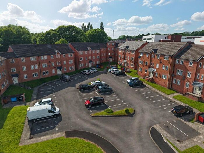 2 Bedroom Flat For Sale In Queens Road, Manchester, Greater Manchester, M40