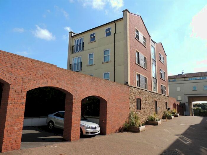 2 Bedroom Flat To Rent In Waterloo Road, St. Philips, Bristol, BS2