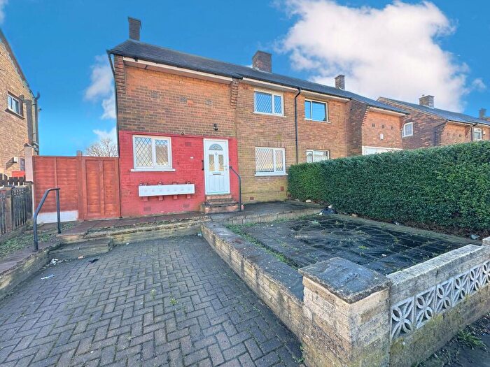 3 Bedroom Semi-Detached House To Rent In St. Margarets Avenue, Bradford, BD4