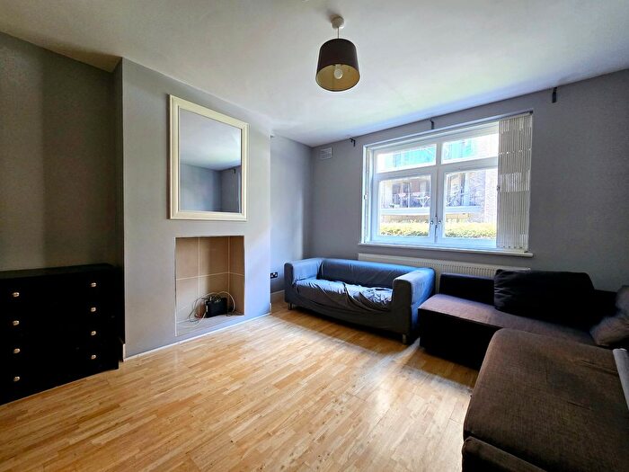 3 Bedroom Flat To Rent In The Grange, Bermondsey, SE1