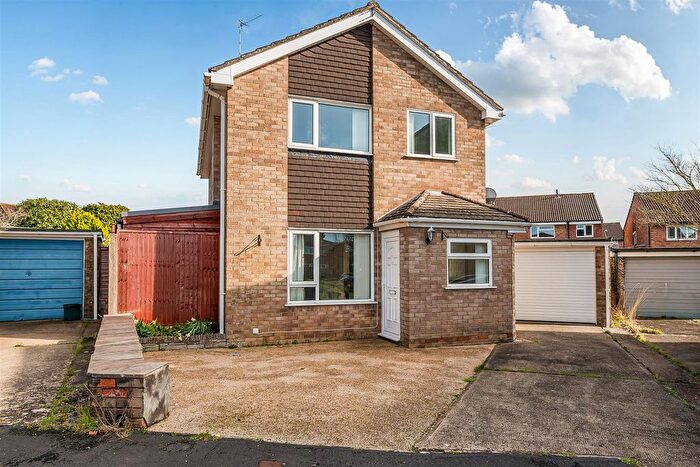 3 Bedroom Detached House For Sale In Rutherford Close, Longwell Green, Bristol, BS30