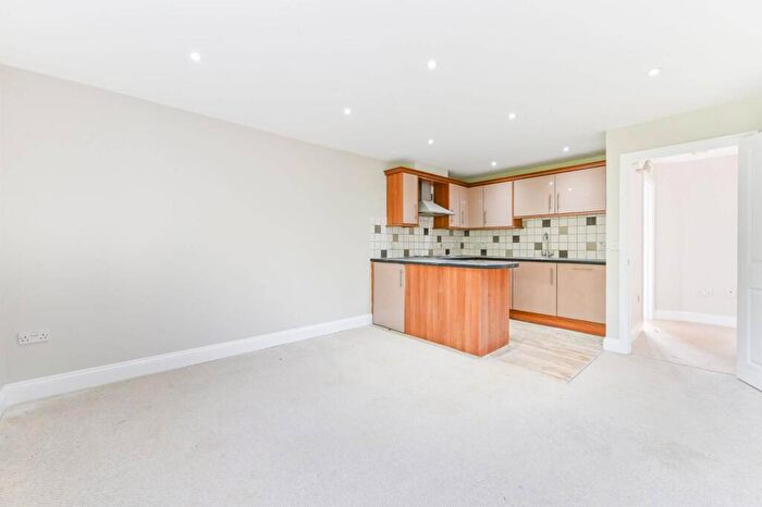 1 Bedroom Flat To Rent In Addington Road, Croydon, South Croydon, CR2