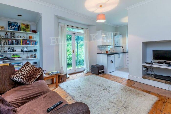 1 Bedroom Flat To Rent In Hornsey Lane, N6
