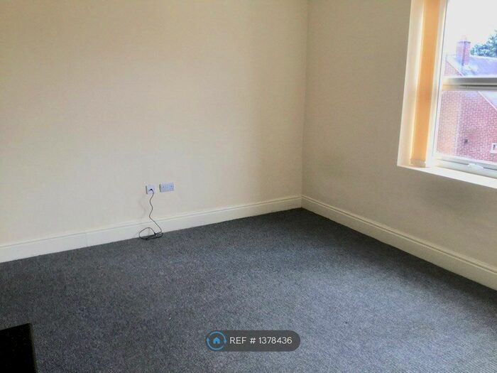 Studio To Rent In Huddersfield Road, Mirfield, WF14