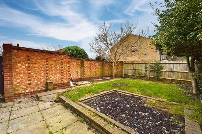 1 Bedroom End Of Terrace House For Sale In Hythe Close, Bracknell, Berkshire, RG12